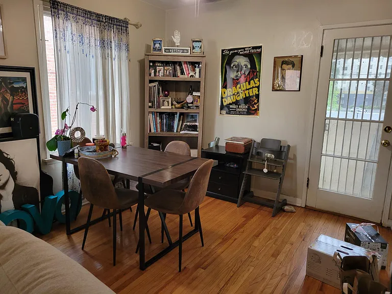 331 S Cochran Ave — Photo 3