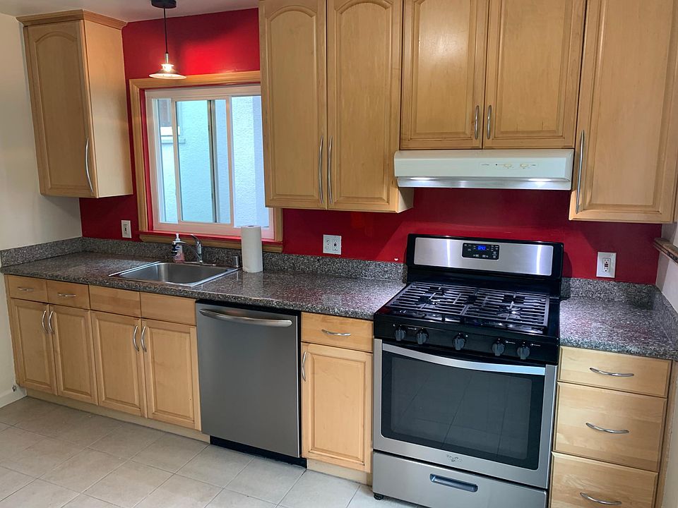 Gourmet kitchen with granite counters, SS appliances with gas stove and new LED lights.