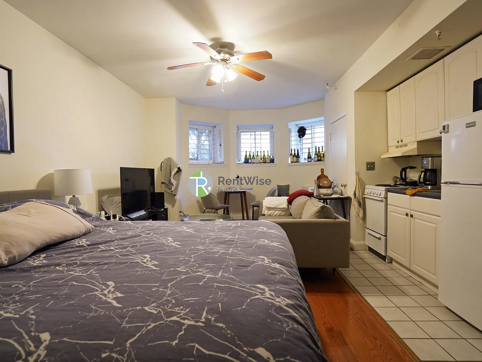 Studio, 1.0 bath, 342 sqft, $2,500 — Photo 2