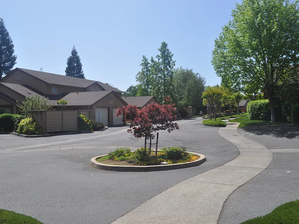 Meadowood Townhomes