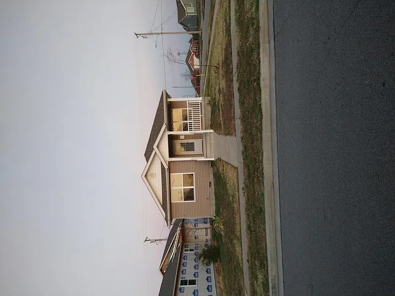 2223 Virginia Ave — Photo 8