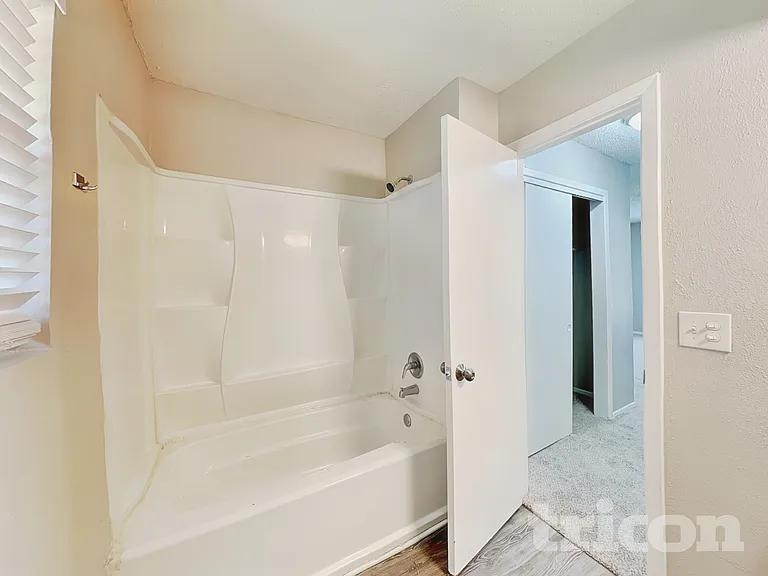 4909 Tiffany Ln — Photo 10