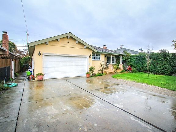 3rd image of 1056 Essex Ave