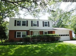 8390 Sunnydale Dr, Brecksville, OH 44141