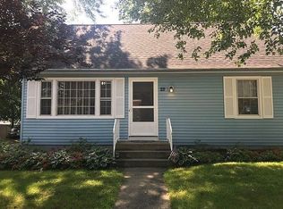 22 Bunker Hill St, Manchester, NH 03102