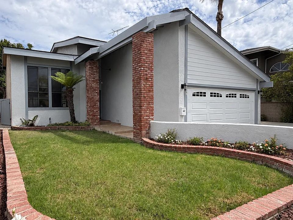 1106 Green Ln