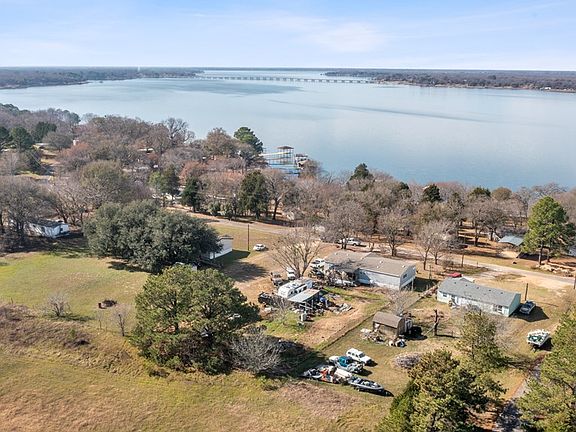 5th image of 121 Ivy Ln