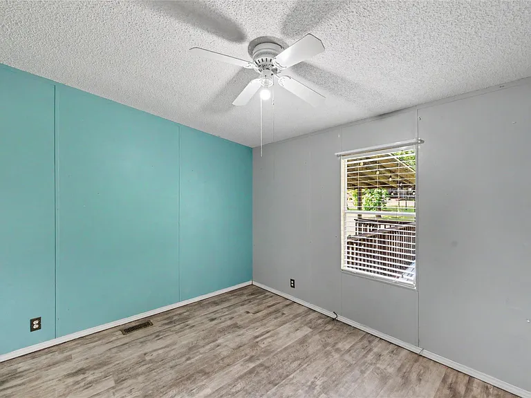 17685 Todd St — Photo 26