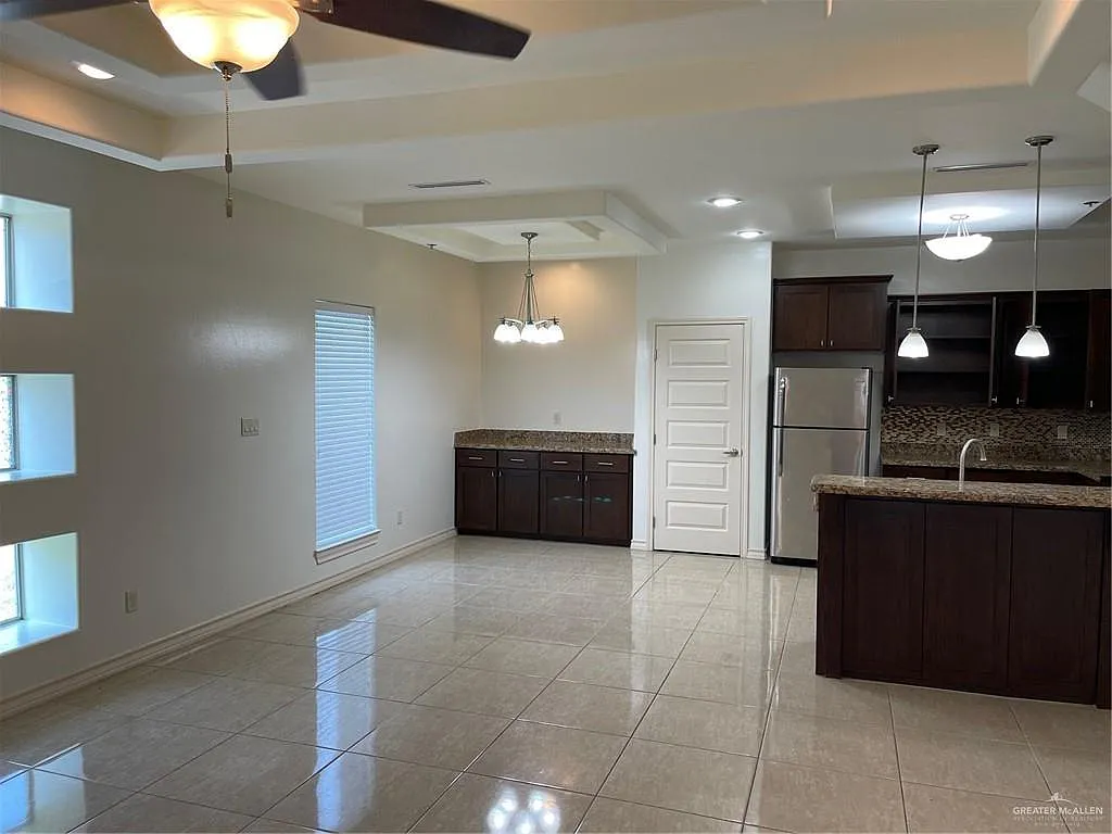 2 bed, 2.5 bath, 1185 sqft, $1,100 — Photo 3