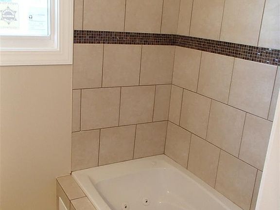 5th image of 4385 Urban Dr