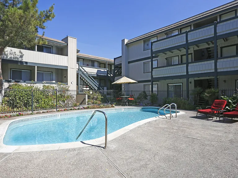Koi Creek Apartments — Photo 7