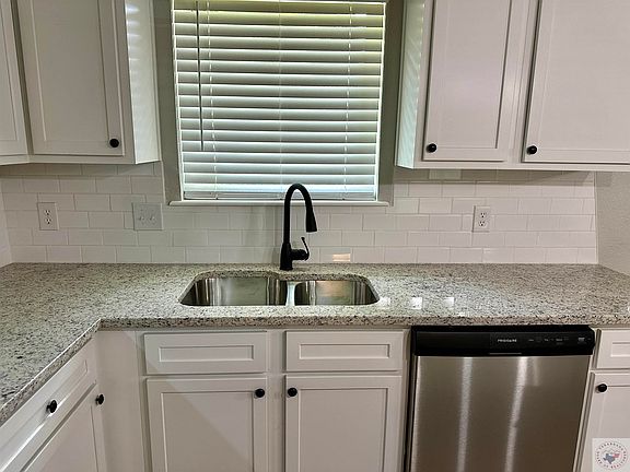 5th image of 2112 Franklin Dr