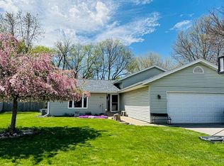 8310 Colchester Dr, Machesney Park, IL 61115