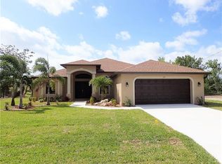 1722 SE 1st Ter, Cape Coral, FL 33990