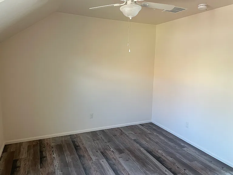 2545 E Spring St #3 — Photo 16