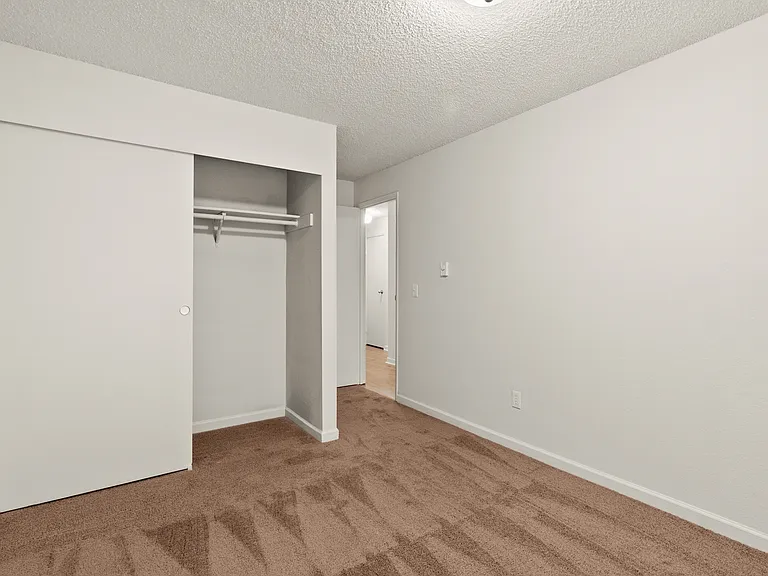 2 Bed 1.5 Bath Deluxe - 988 Sq Ft 2 Bed 1.5 Bath Deluxe - 988 Sq Ft