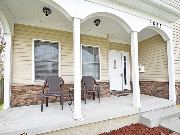 2nd image of 2555 Retford Dr