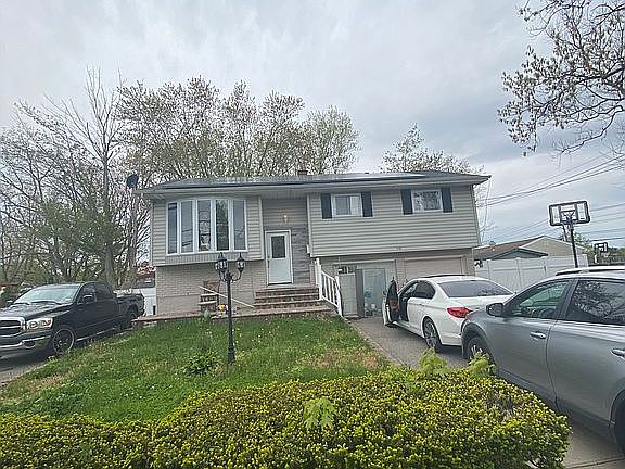 2nd image of 158 Broadway