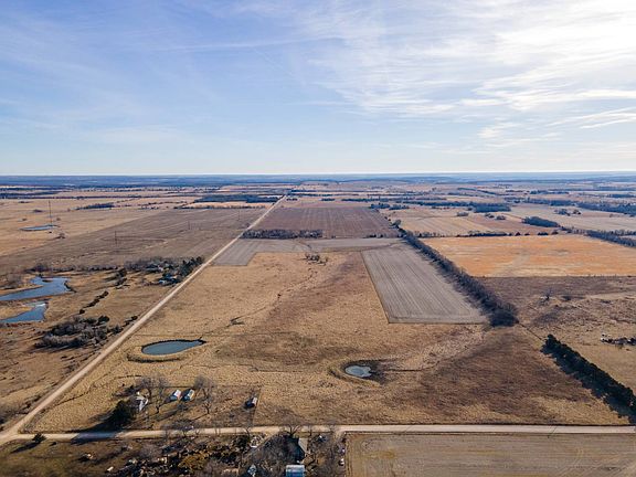 2nd image of 11943 Jade Rd