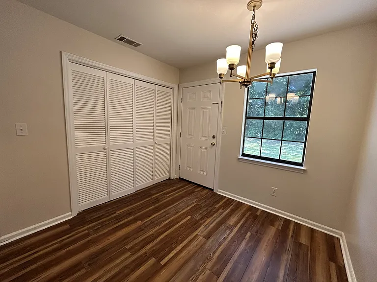 260 Garden Cir — Photo 3