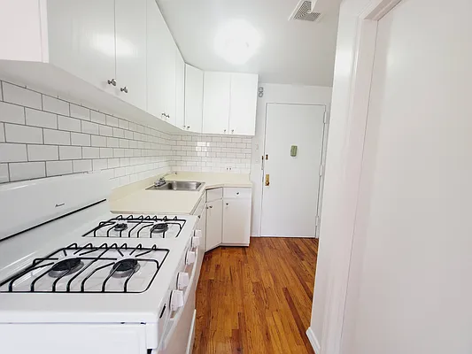 Rented by Corcoran | media 8