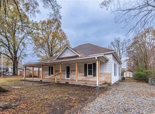 612 Cable St, Thomasville, NC 27360