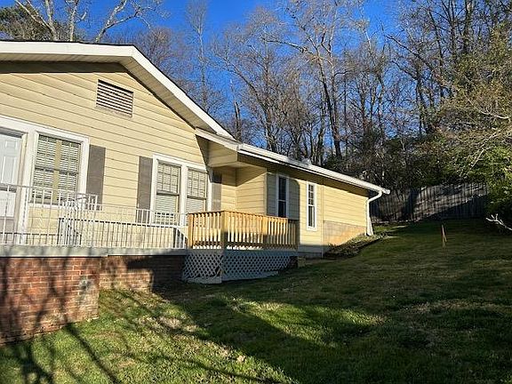 3rd image of 715 Kentucky Ave
