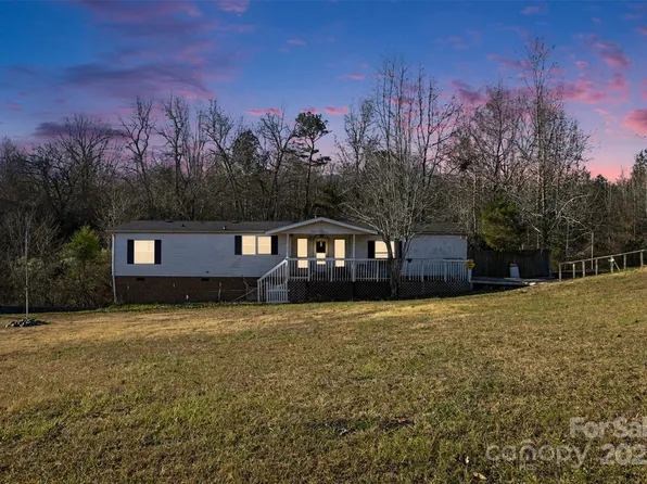 3560 New Potato Dr, Kannapolis, NC 28083