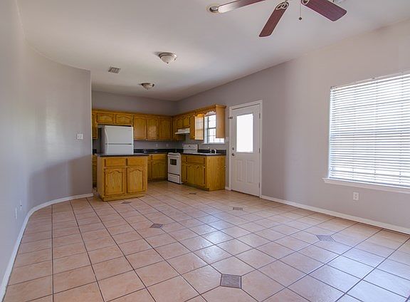 2nd image of 1504 Nassau St