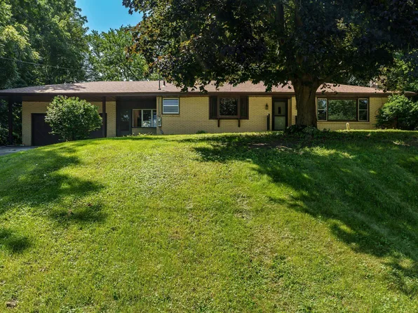 5094 Safford Rd, Rockford, IL 61101