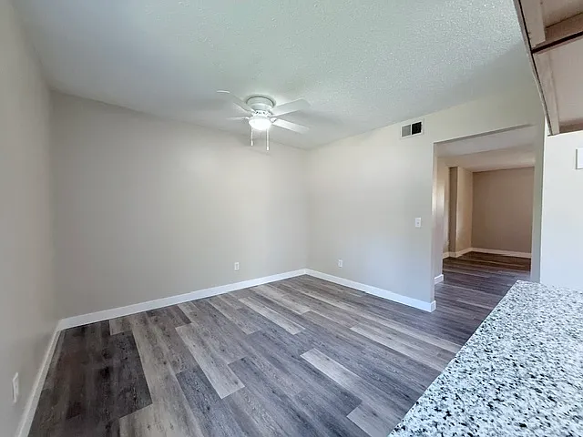 81 Lemans Ct — Photo 5