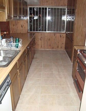 5th image of 313 Vaudeville Dr