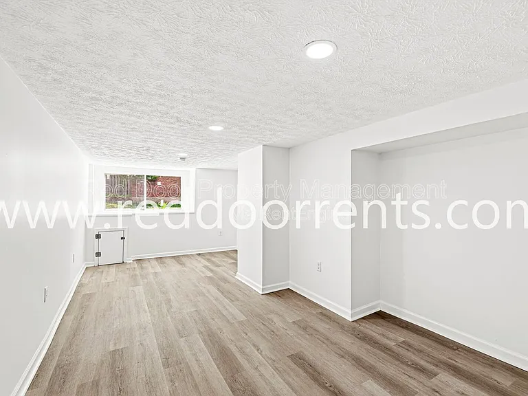 389 N Main St #G — Photo 9