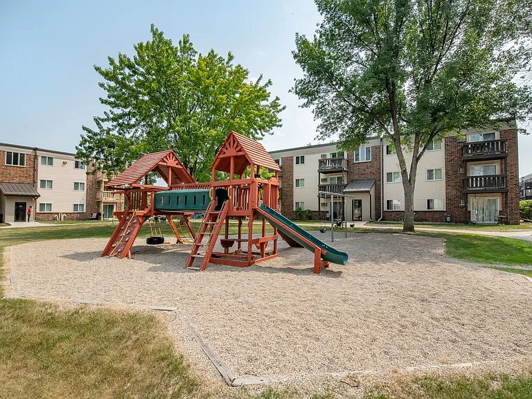Forest Park Apartments — Photo 39