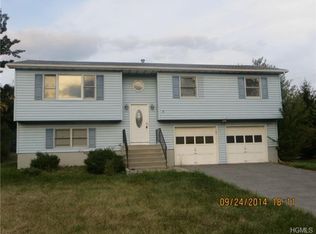 94 Guernsey Dr, New Windsor, NY 12553