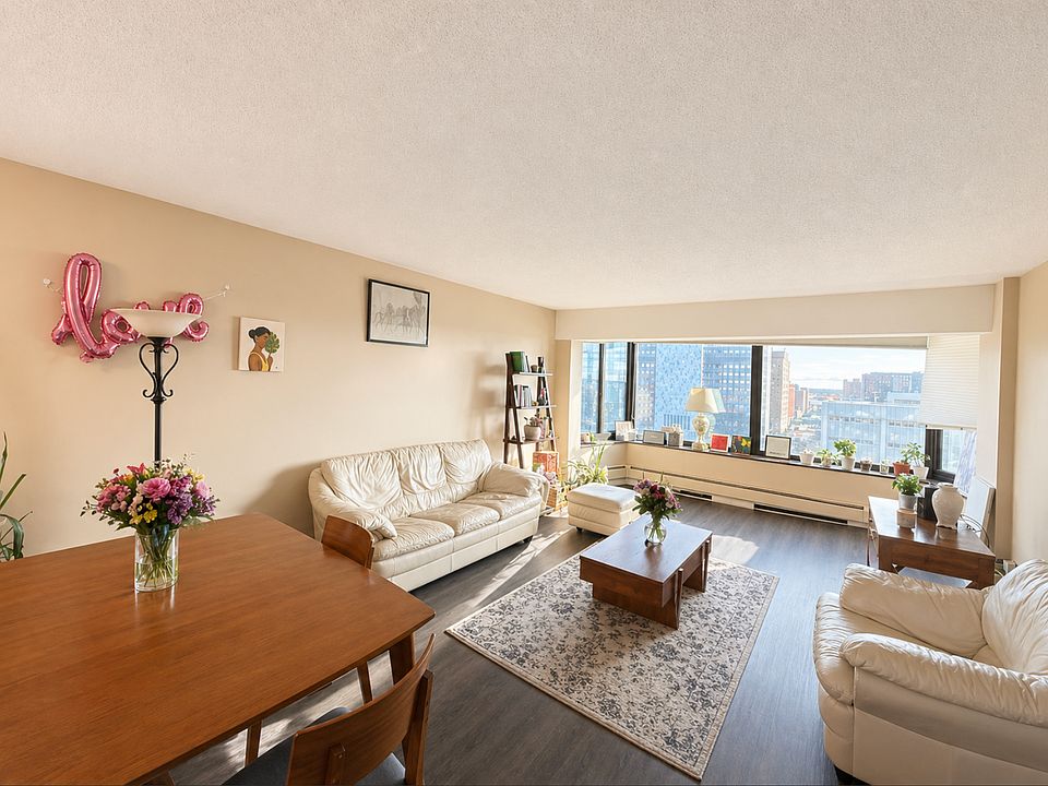 1st image of 207 5th Ave SW APT 708