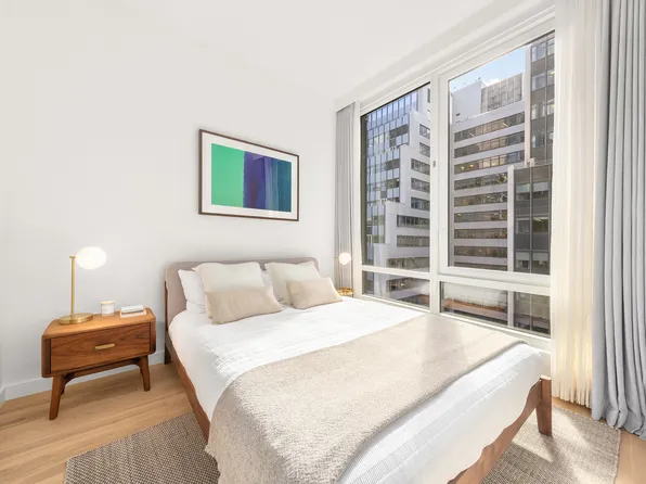 135 East 47th Street 14G image 3 of 10