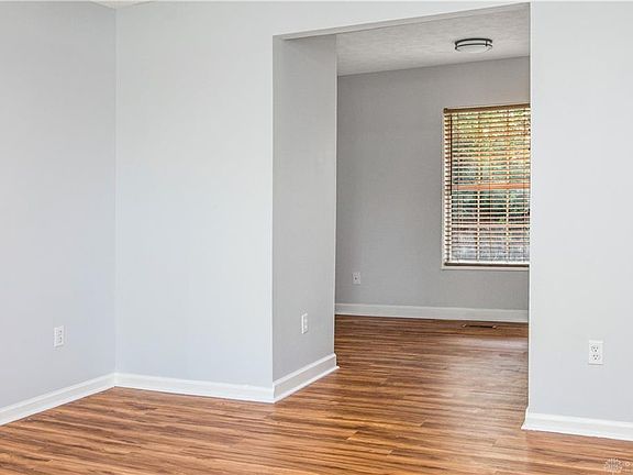 5th image of 1512 Beatrice Dr