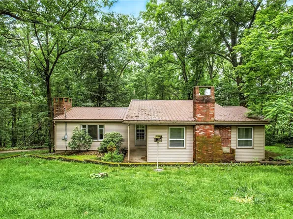 301 Hopper Rd, Transfer, PA 16154