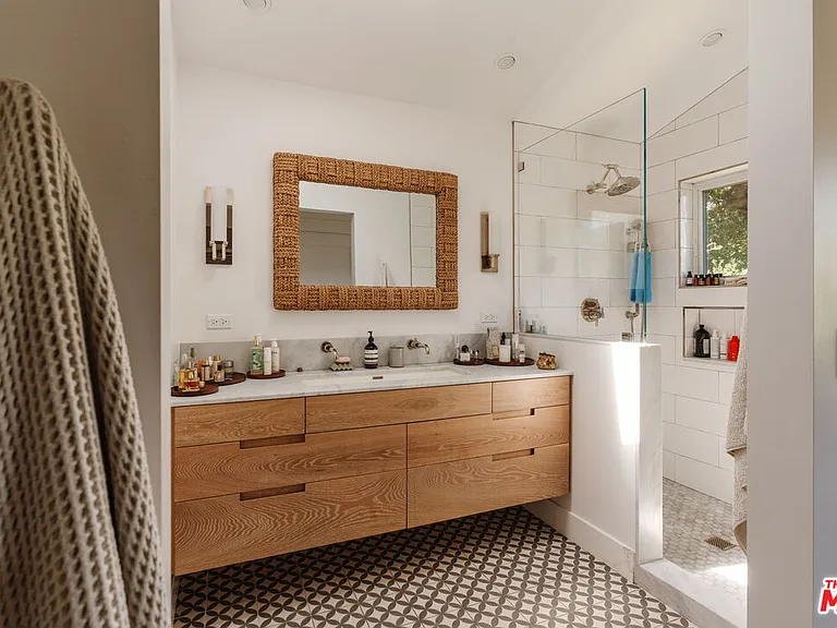 1149 Old Topanga Canyon Rd — Photo 33