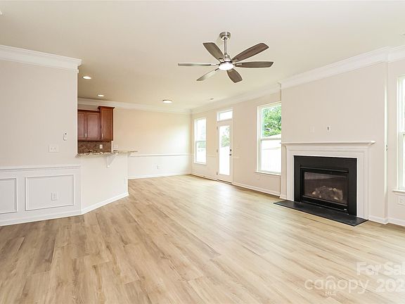 5th image of 200 Kingston Dr