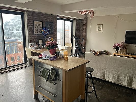 5th image of 330 Wythe Ave APT 6B