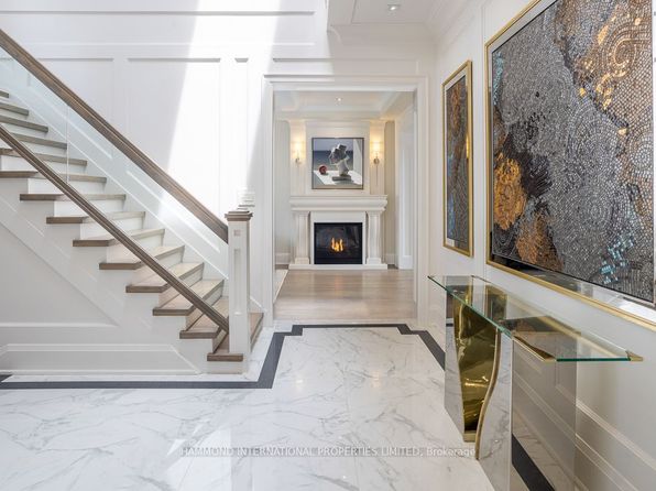 31 Twyford Rd #8, Toronto, ON M9A 1W3