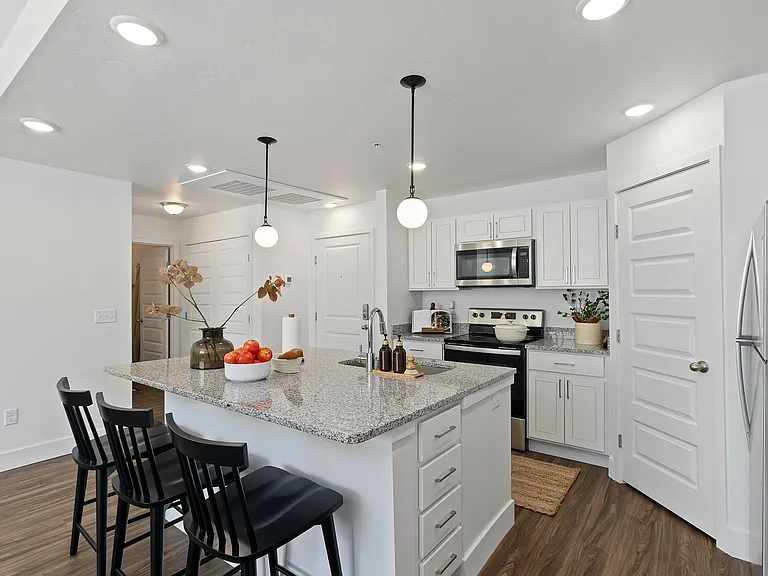 003_Kitchen