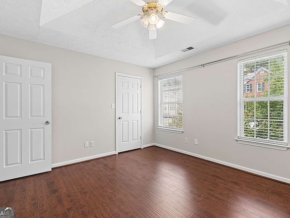 2nd image of 2076 Pinnacle Pointe Dr