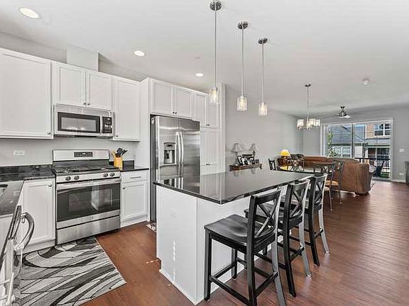 3rd image of 478 Woodmoor Dr #478