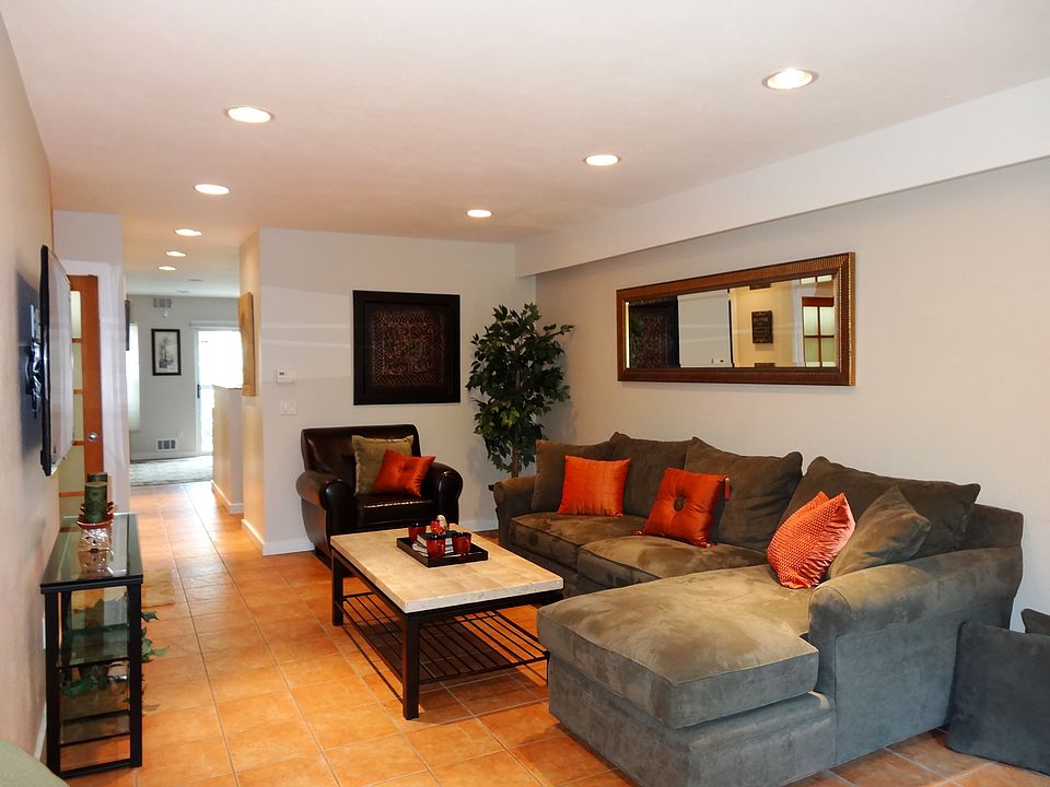 1st image of 899 N Pearl St APT 5