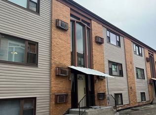 1037 Warner Ave APT 8, Lemont, IL 60439