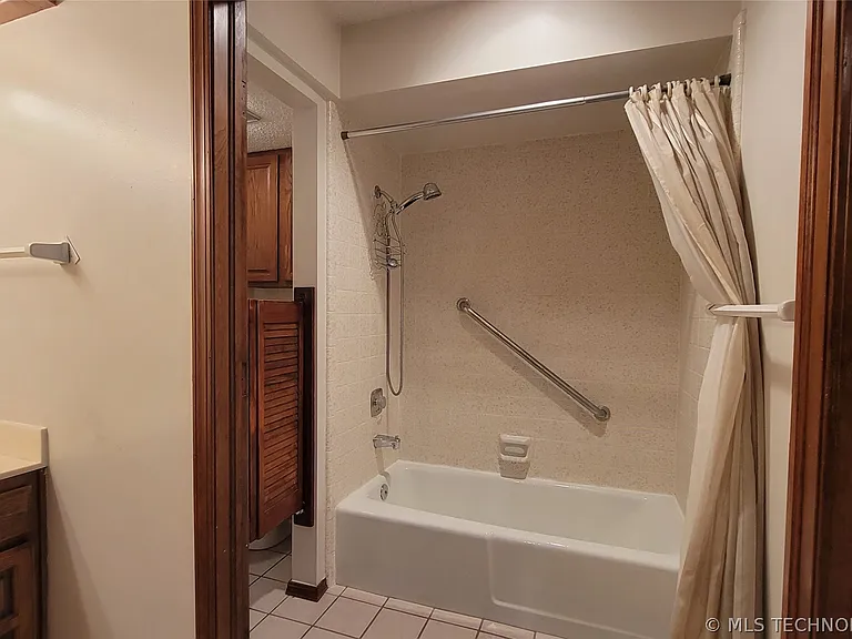 4027 E 82nd Pl — Photo 32