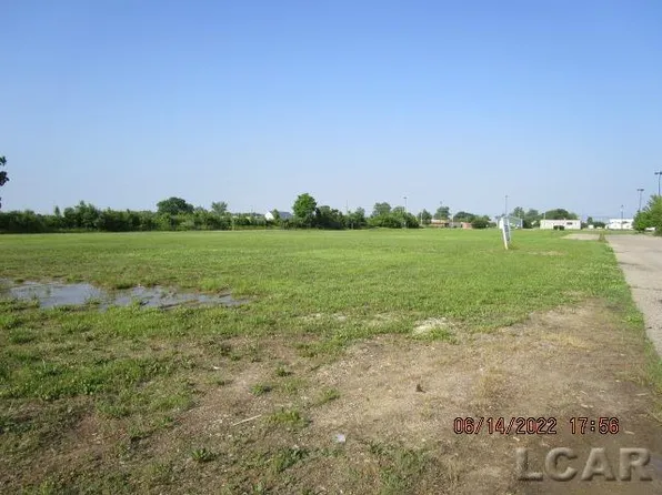 2000 Treat St, Adrian, MI 49221